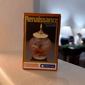 Vintage Renaissance by LE Smith oil lamp in peach